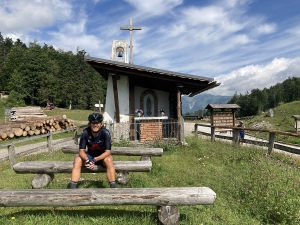 Chiesetta sul Passo del Pura