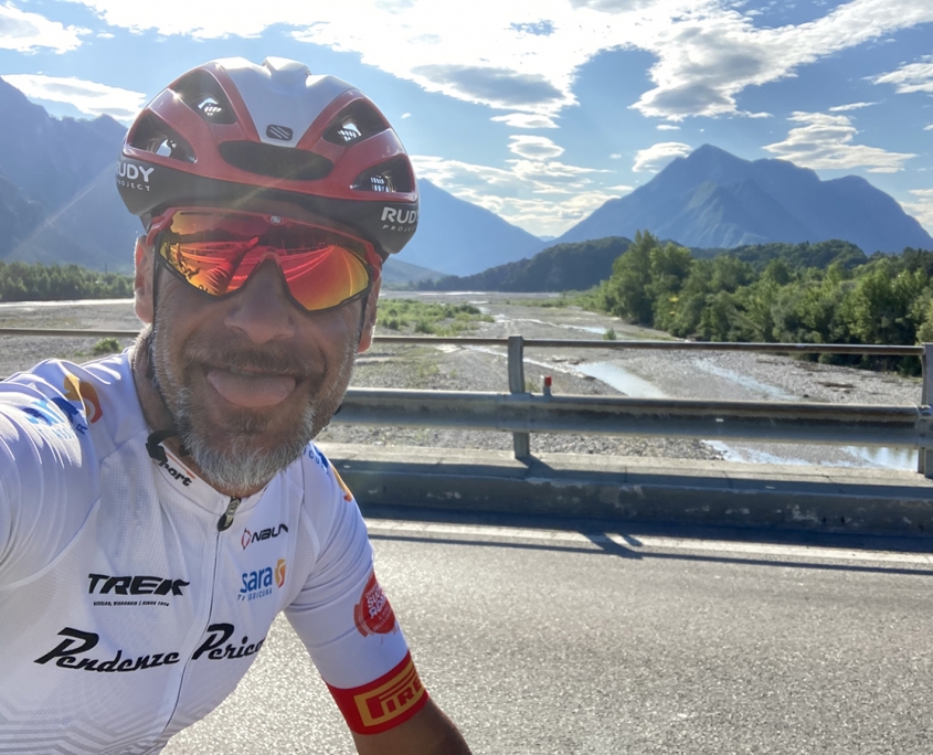 Ponte sul Tagliamento a sinistra Monte San Simeone