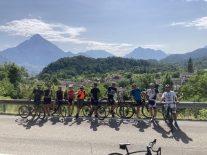 Località Villa Di Verzegnis: punto panoramico con Baita Caratteristica sulla destra e panorama a sinistra