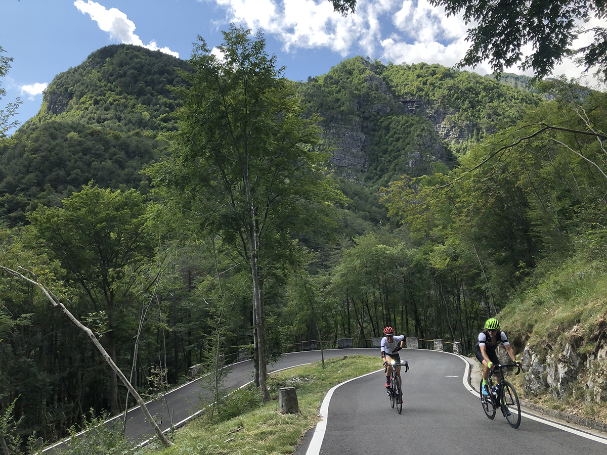 Uno dei 27 tornanti del Rest