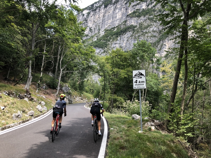 Uno dei 27 tornanti della salita