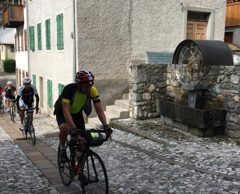 passando per Pesariis, paese degli orologi