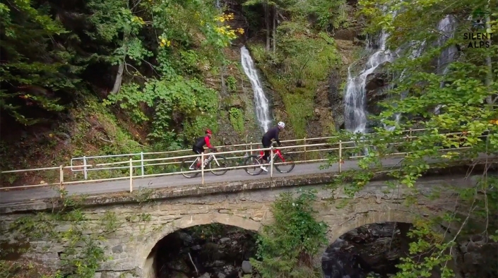 Cascata sulla sinistra